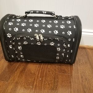 Pet Carrier Embroidered for Free